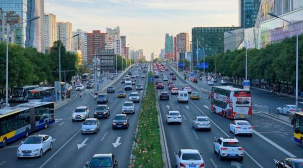 《2024中國(guó)自駕游報(bào)告》：租車自駕游孕育千億市場(chǎng)